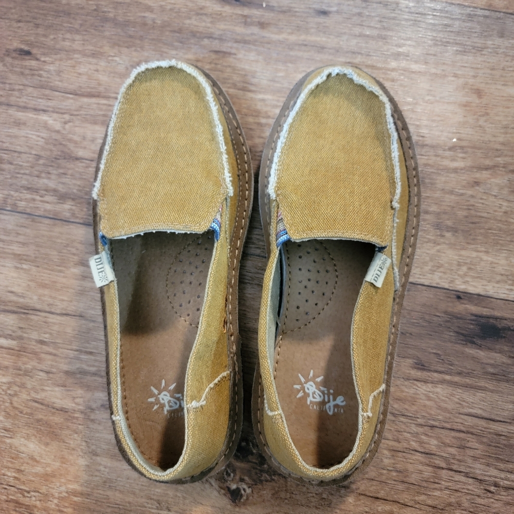 Women's Slip-on Loafers
